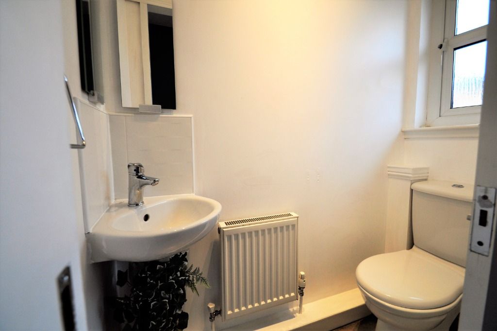 Additional image 6 of 3 bed semi-detached house to rentFernieside Place, Gilmerton, Edinburgh EH17