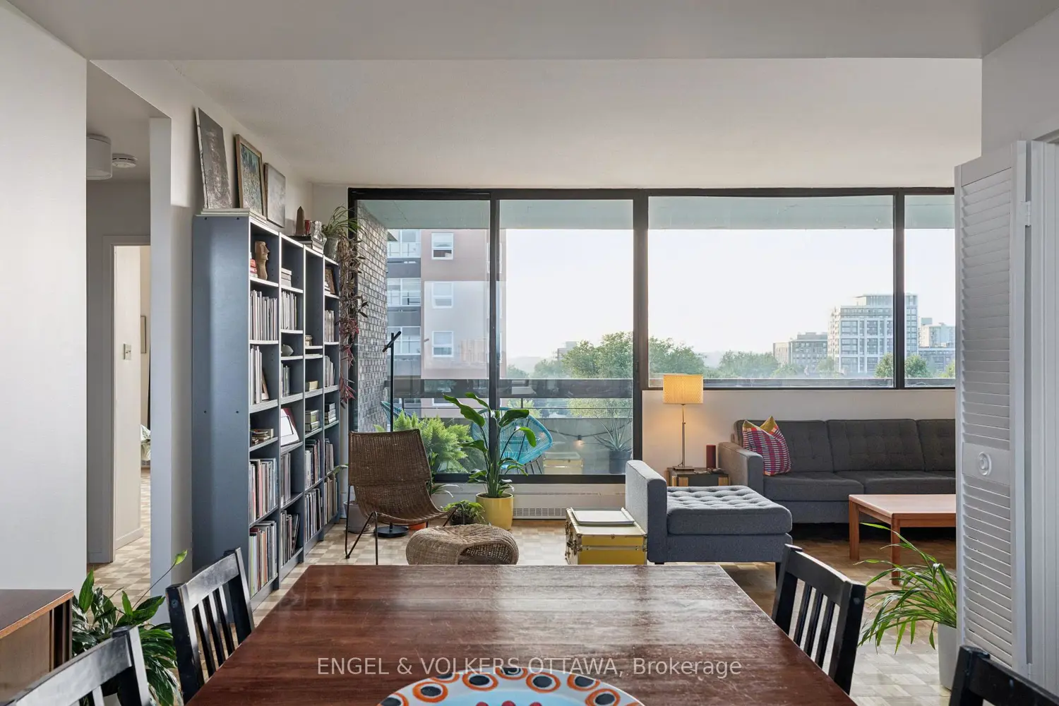 400 Laurier Avenue 8A photo 4