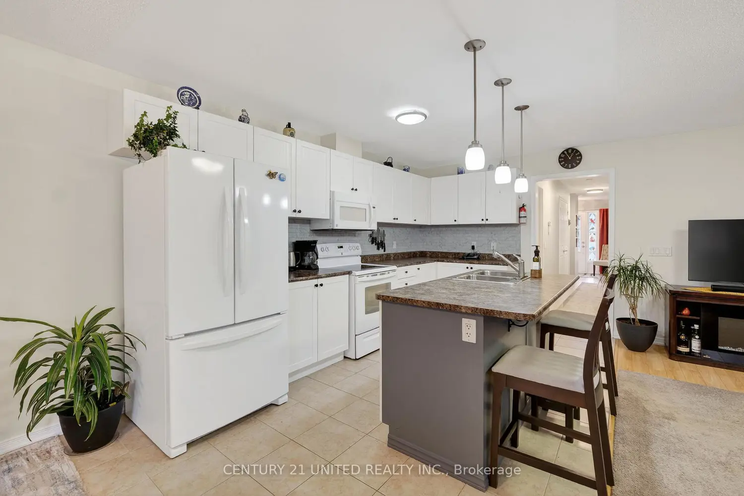 Additional image 8 of 832 Leslie Street