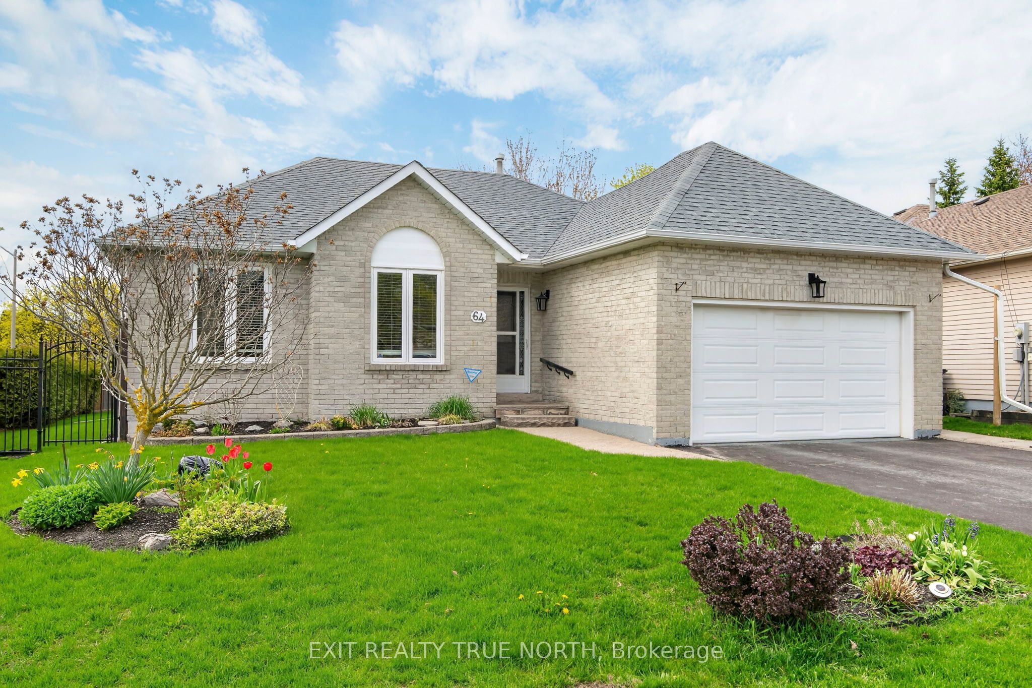 64 Gosney Crescent, Barrie, ON, L4N 6T7