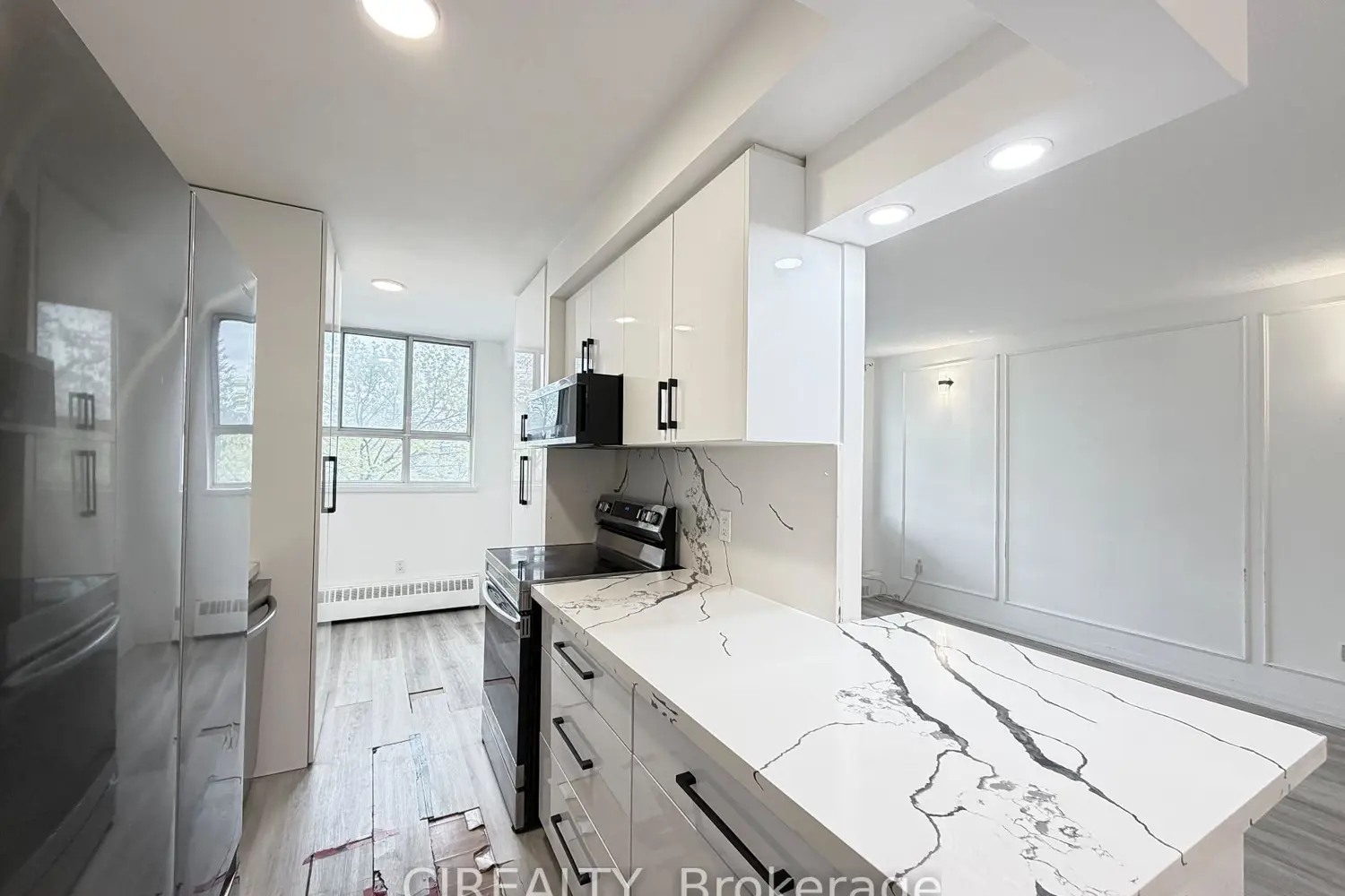 Additional image 3 of 1615 Bloor Street 411