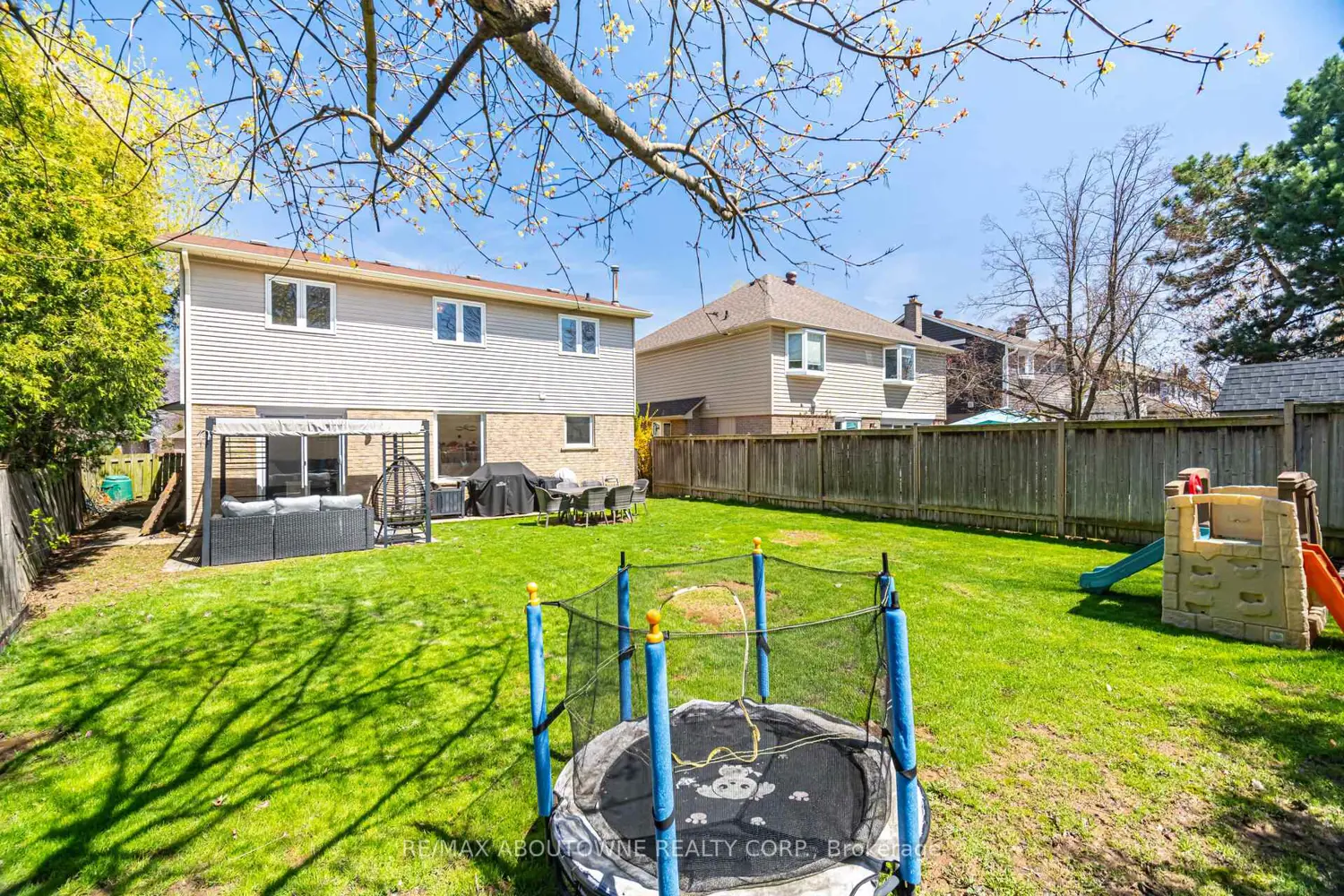 Additional image 20 of 2395 Arnold Crescent