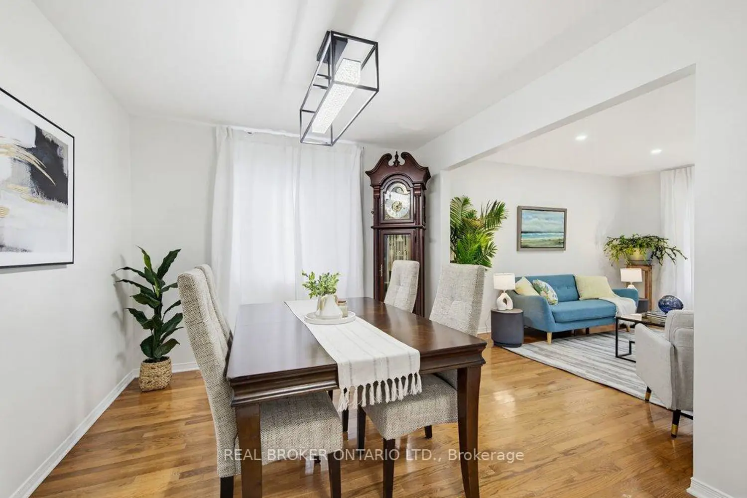 993 Sheenboro Crescent photo 5