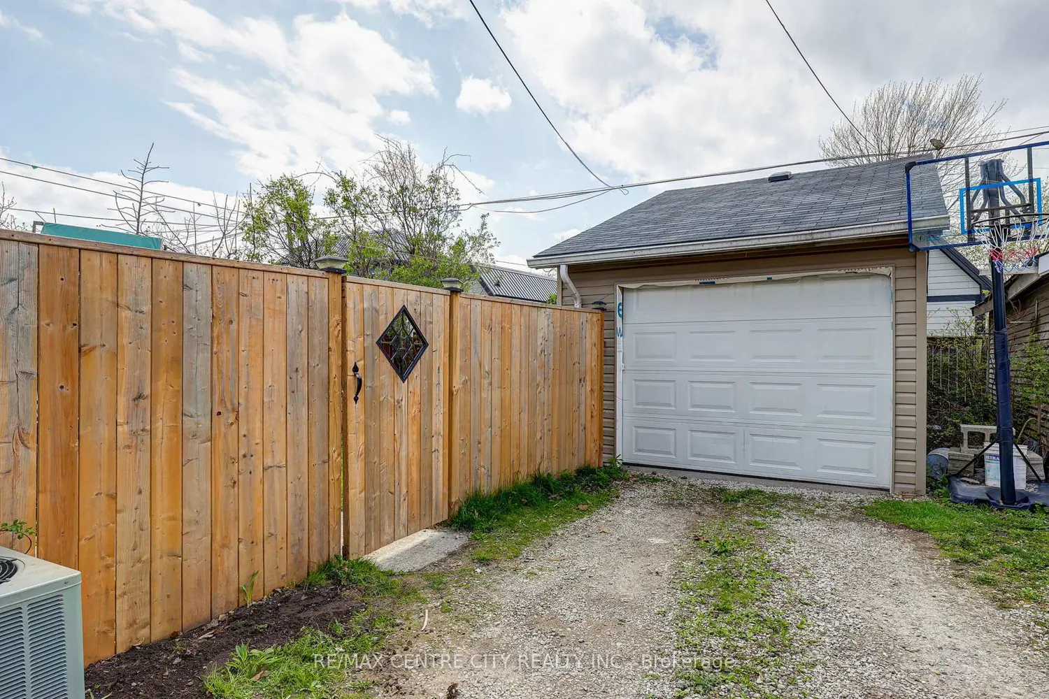88 Flora Street photo 3
