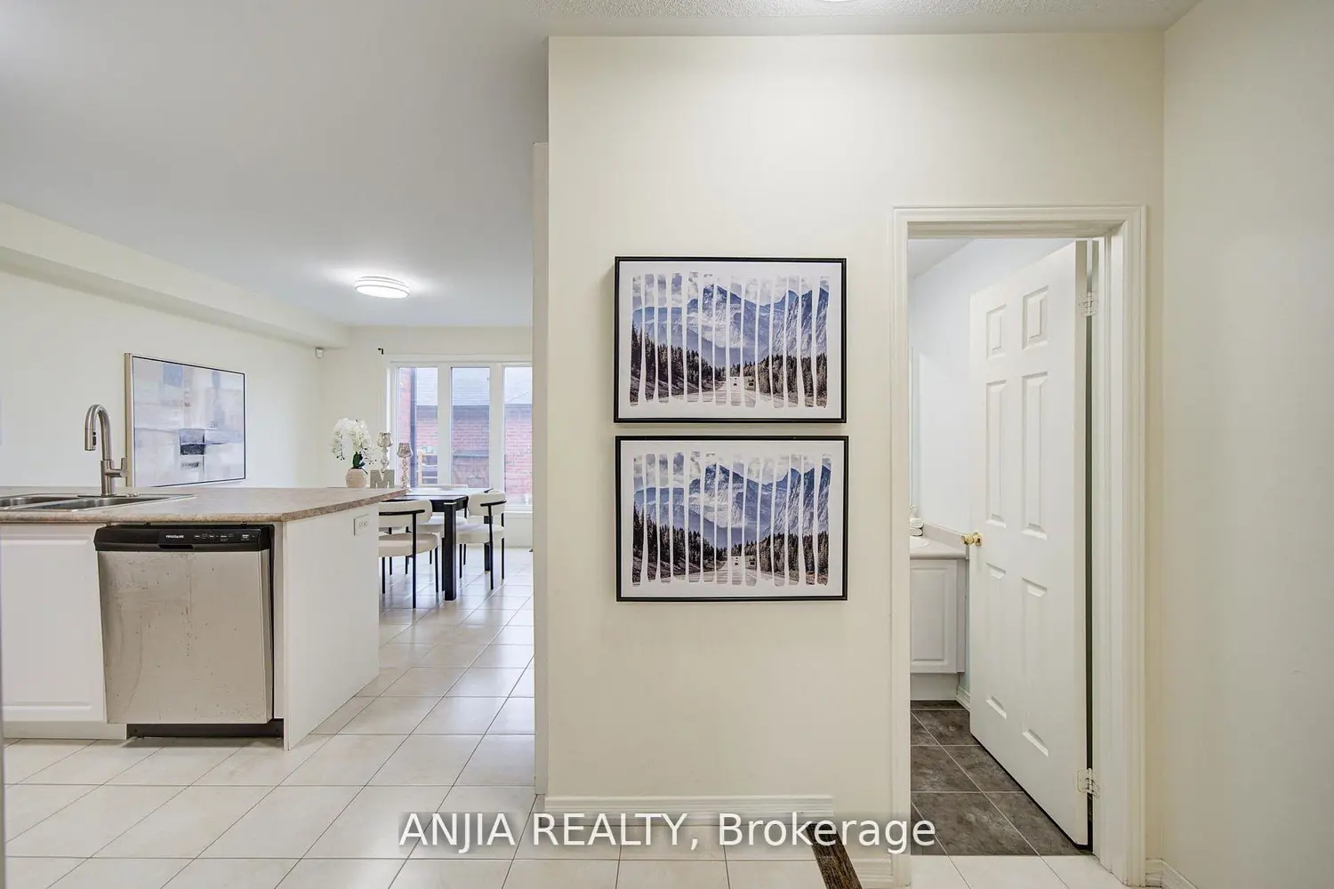 Additional image 7 of 1124 Bur Oak Avenue