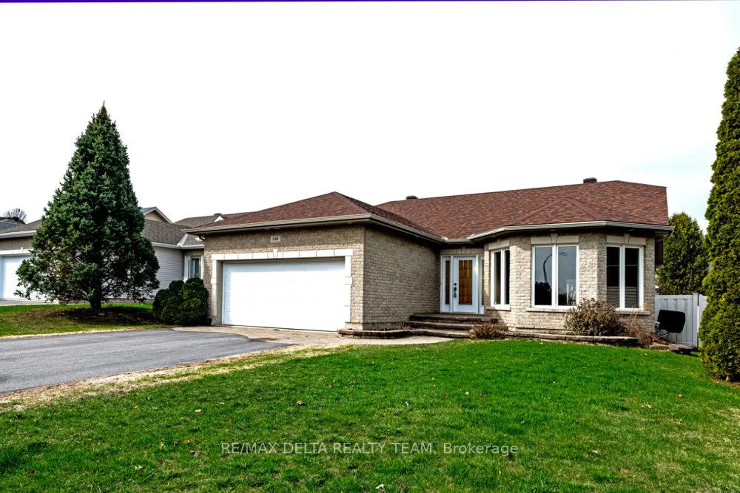 150 Sandra Crescent photo 3