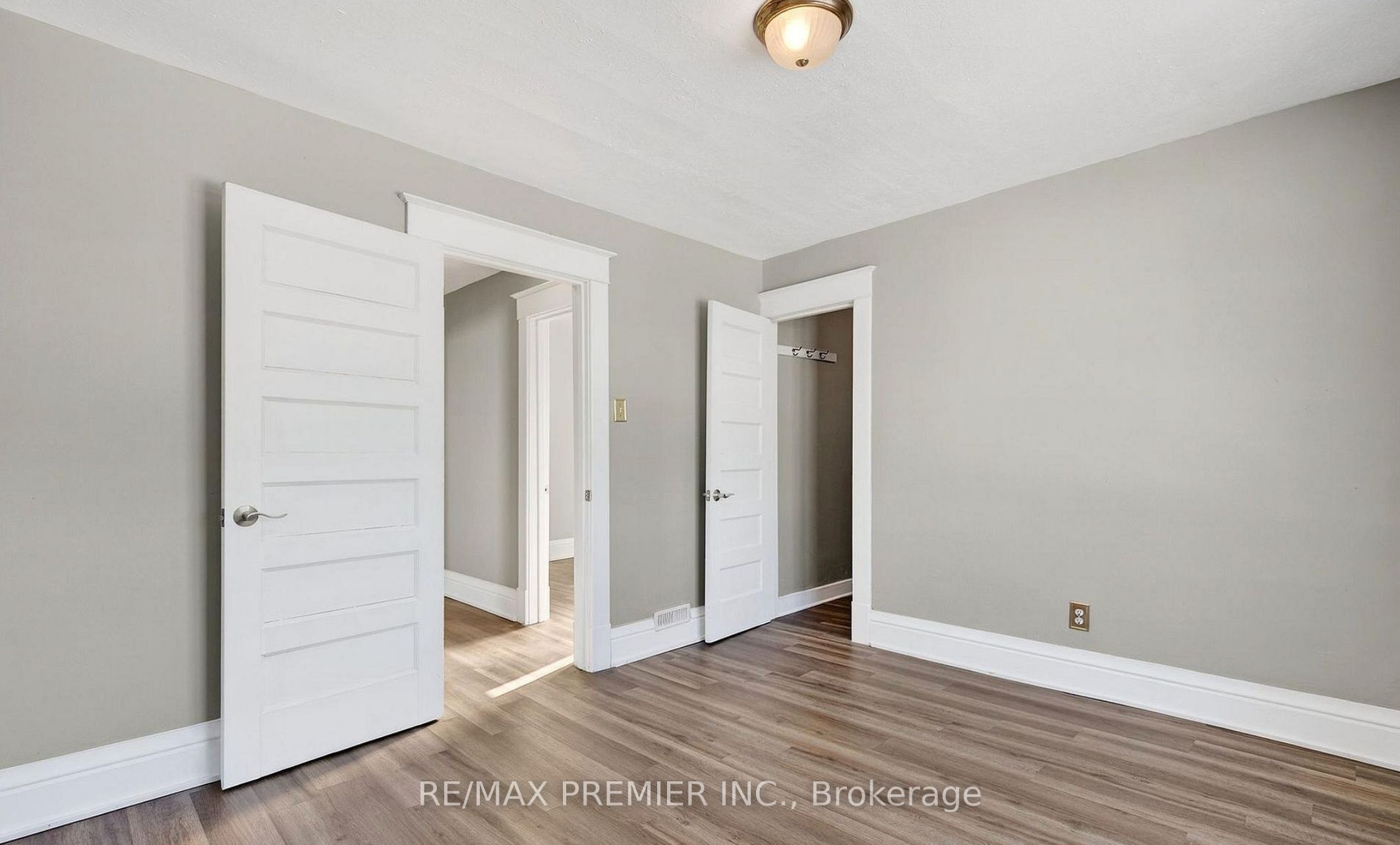 Additional image 6 of Main Floor-4848 Second Avenue, Niagara Falls, ON, L2E 4J1