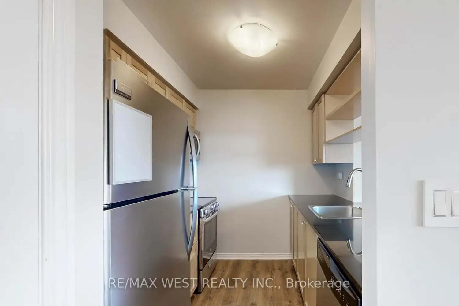 Additional image 4 of 215 Queen Street 2108