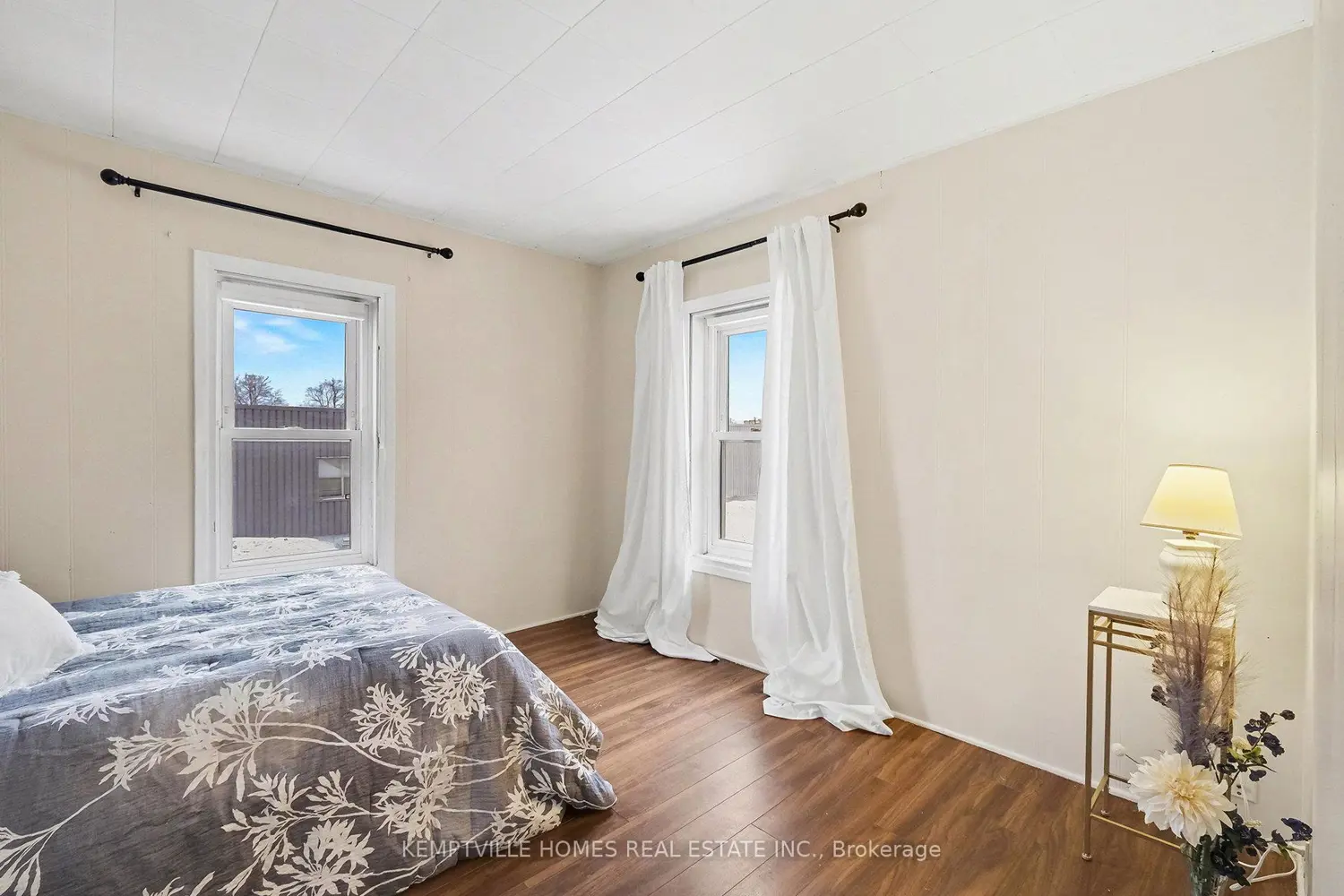 Additional image 5 of 803 St Lawrence Street
