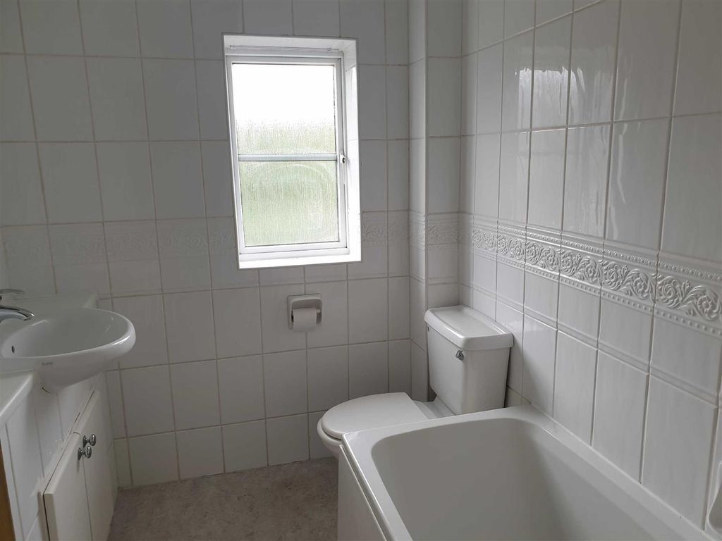 Additional image 6 of 2 bed property to rentTiverton Drive, Wilmslow, Cheshire SK9