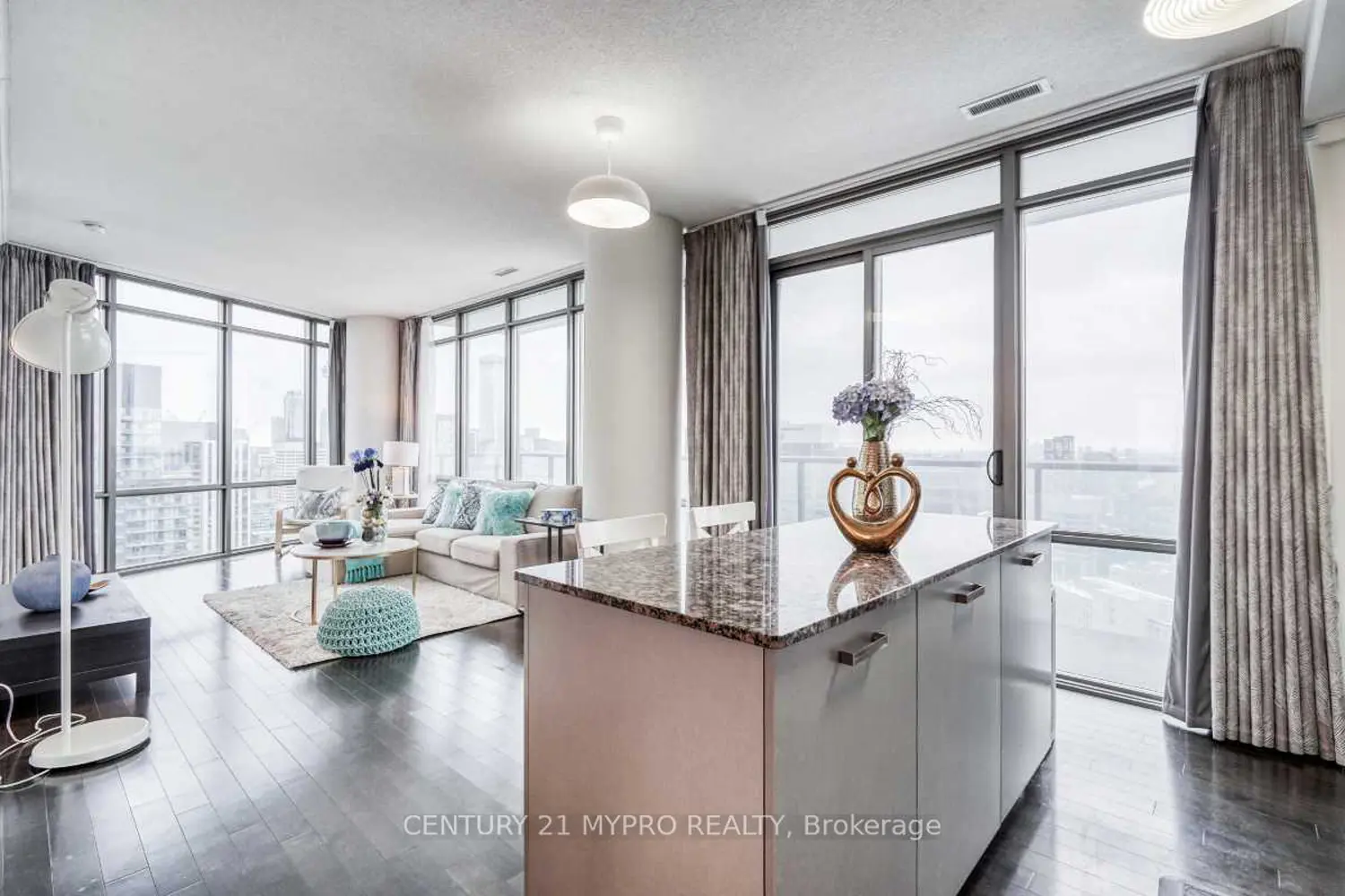 Additional image 11 of 832 Bay Street 2810