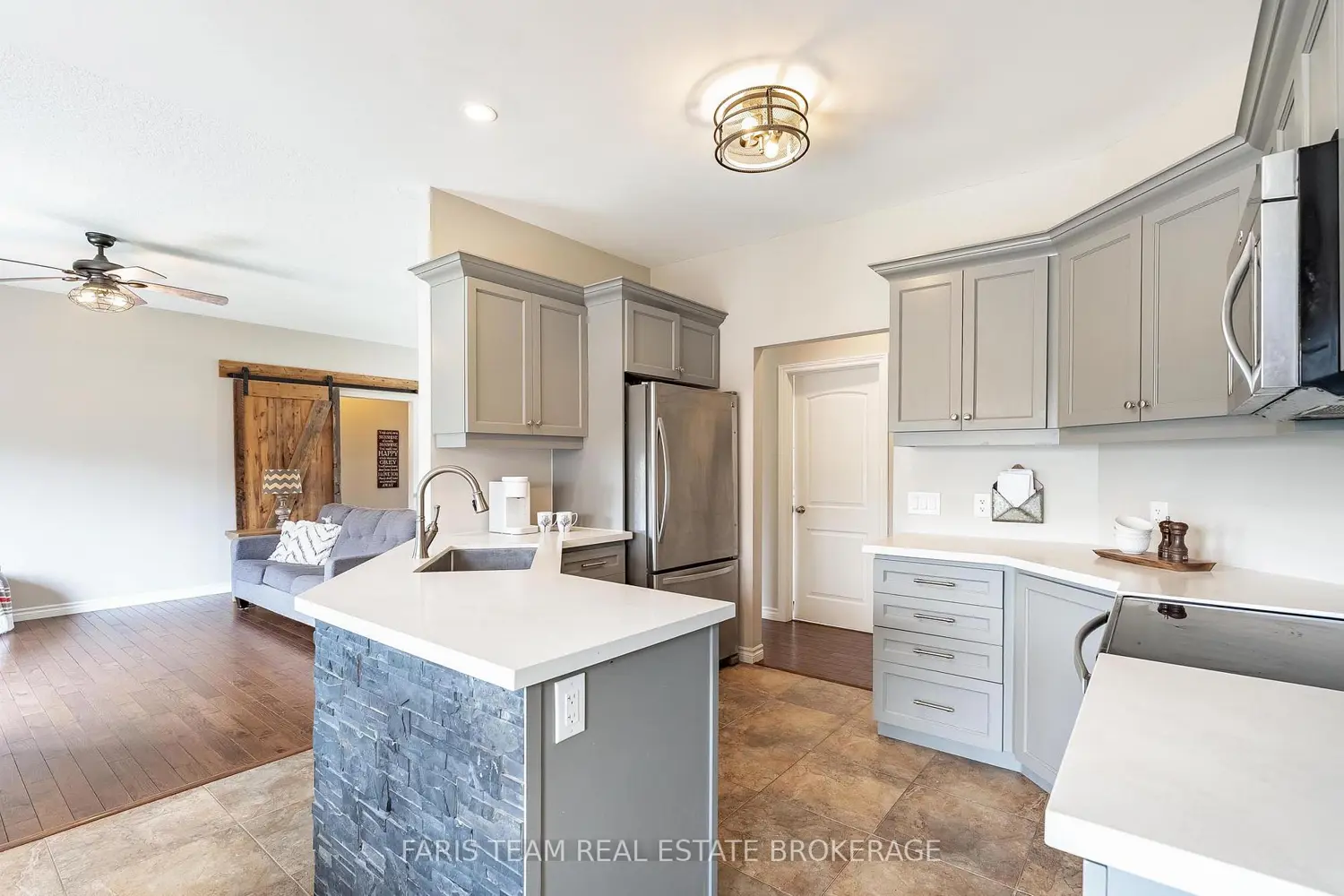 53 Boyd Crescent photo 4