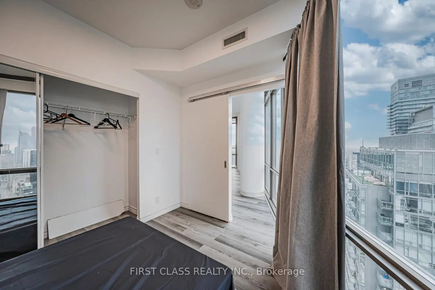Additional image 18 of 832 Bay Street 4608