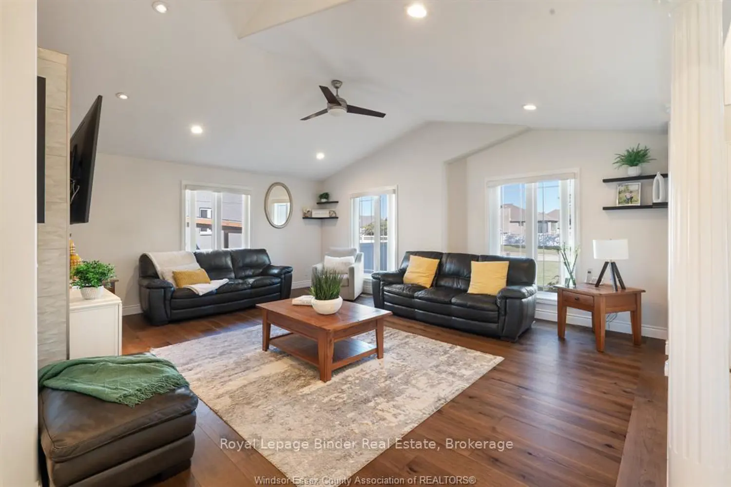11933 Maisonneuve Street photo 4
