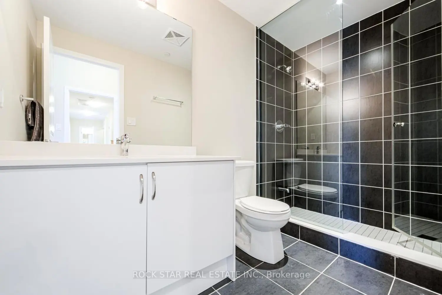 Additional image 4 of 670 Atwater Avenue 16
