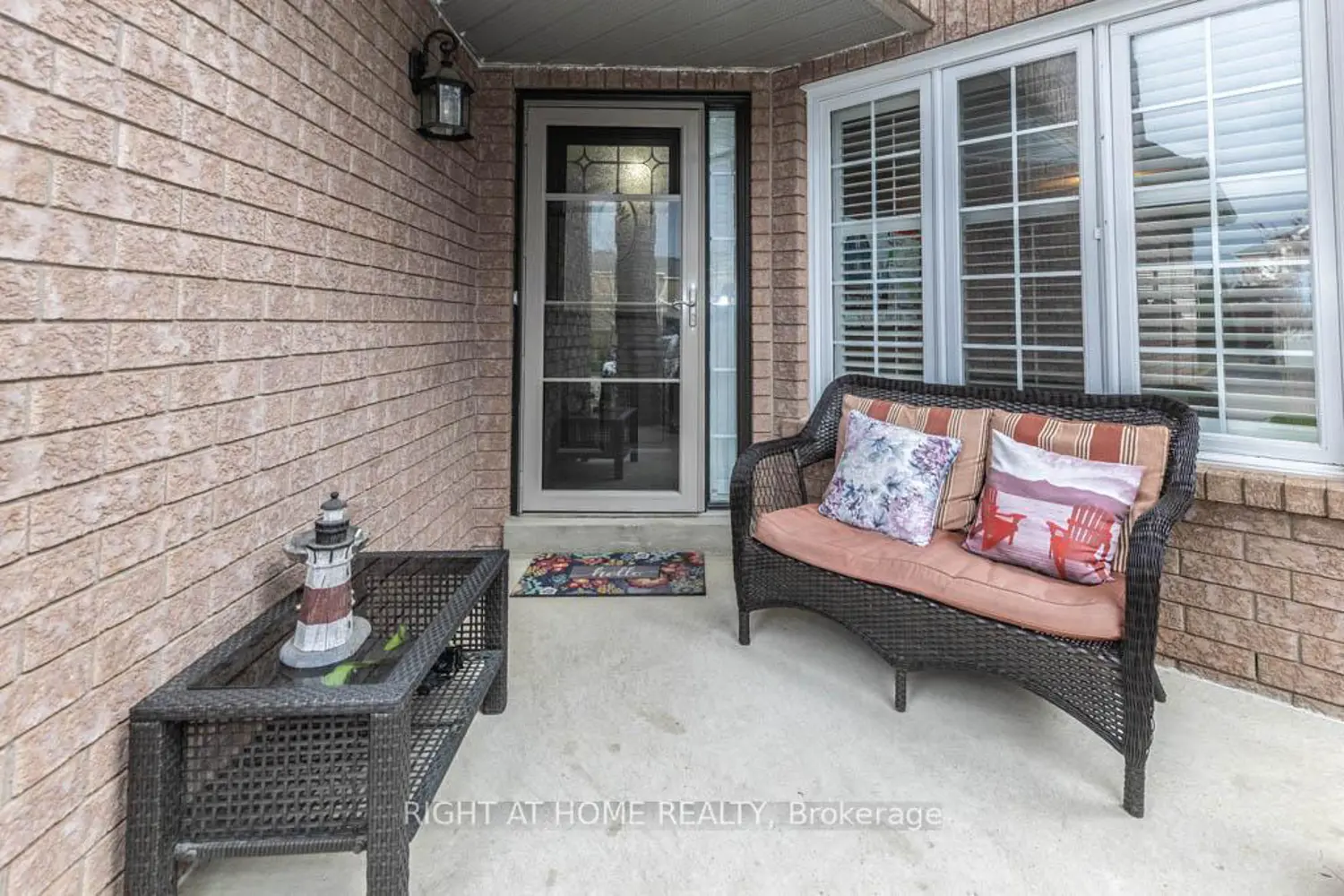 63 Pavin Crescent photo 3