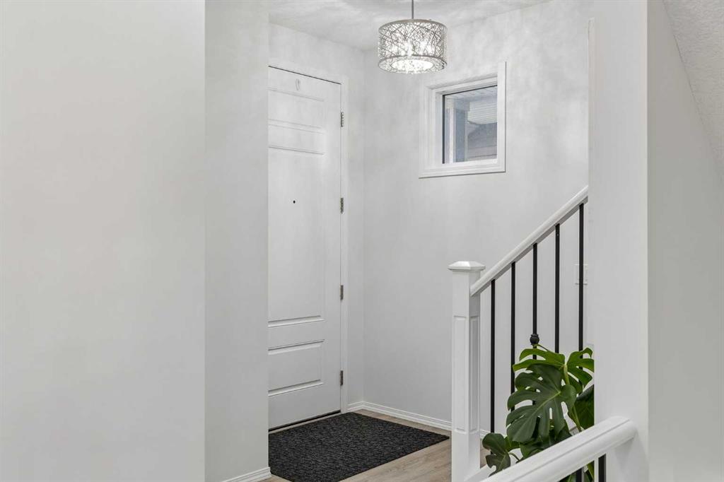 Additional image 4 of 159 Belmont Terrace SW, Calgary, AB, T2X 4X2
