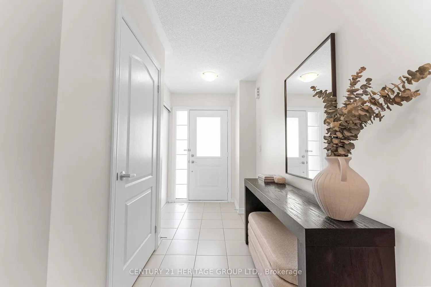 219 Boadway Crescent photo 4