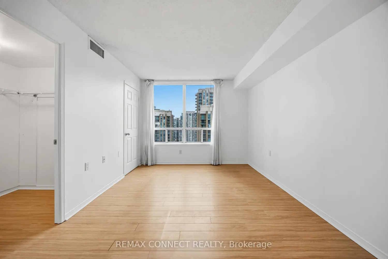 Additional image 7 of 35 Finch Avenue 2010