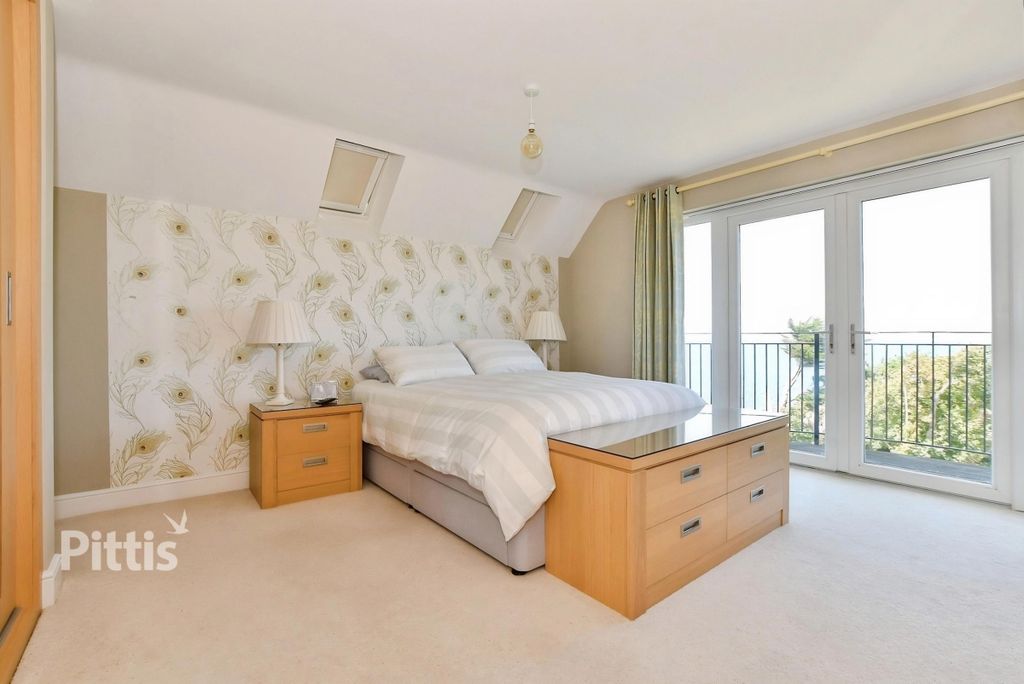 Additional image 12 of 3 bed flat to rentCliff Road, Totland Bay PO39