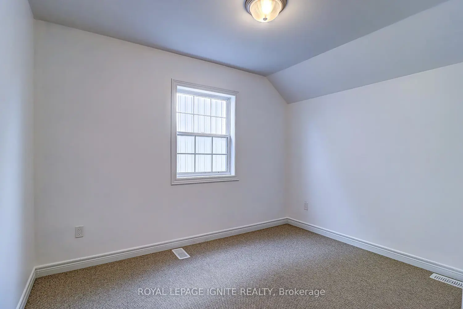 Additional image 19 of 931 Broadway Boulevard