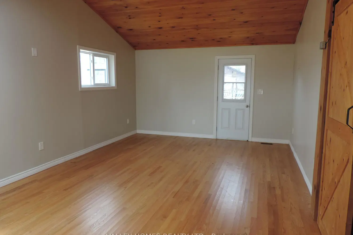 Additional image 6 of 2862 Ninth Line