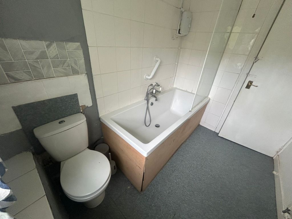 Additional image 10 of 4 bed flat to rentChapelle Crescent, Tillicoultry, Clackmannanshire FK13