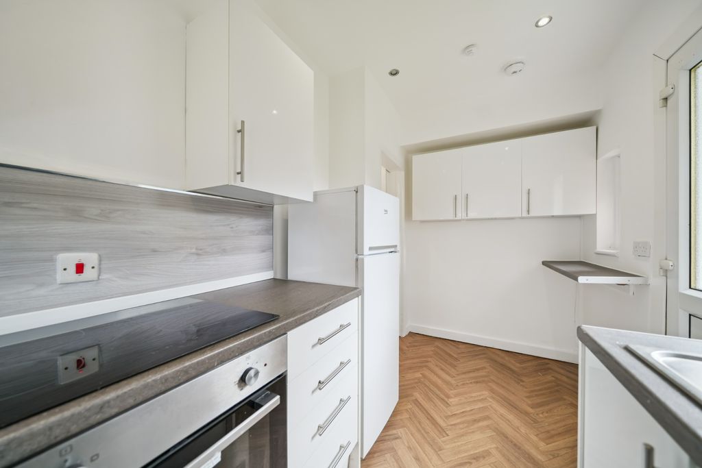 Additional image 5 of 2 bed flat to rentBardowie Steet, Glasgow, Glasgow G22