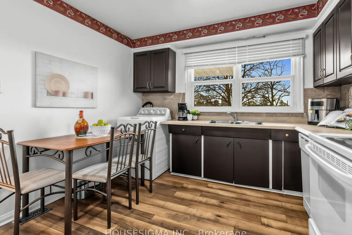 Additional image 8 of 169 Sloane Avenue