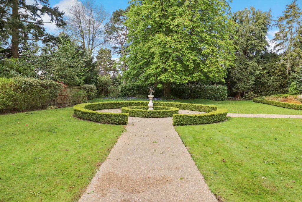 Additional image 5 of 3 bed flat to rentKincraig Drive, Sevenoaks TN13