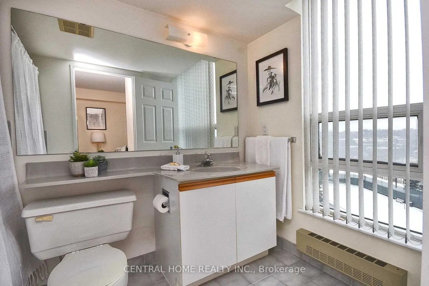 Additional image 11 of 7825 Bayview Avenue #502