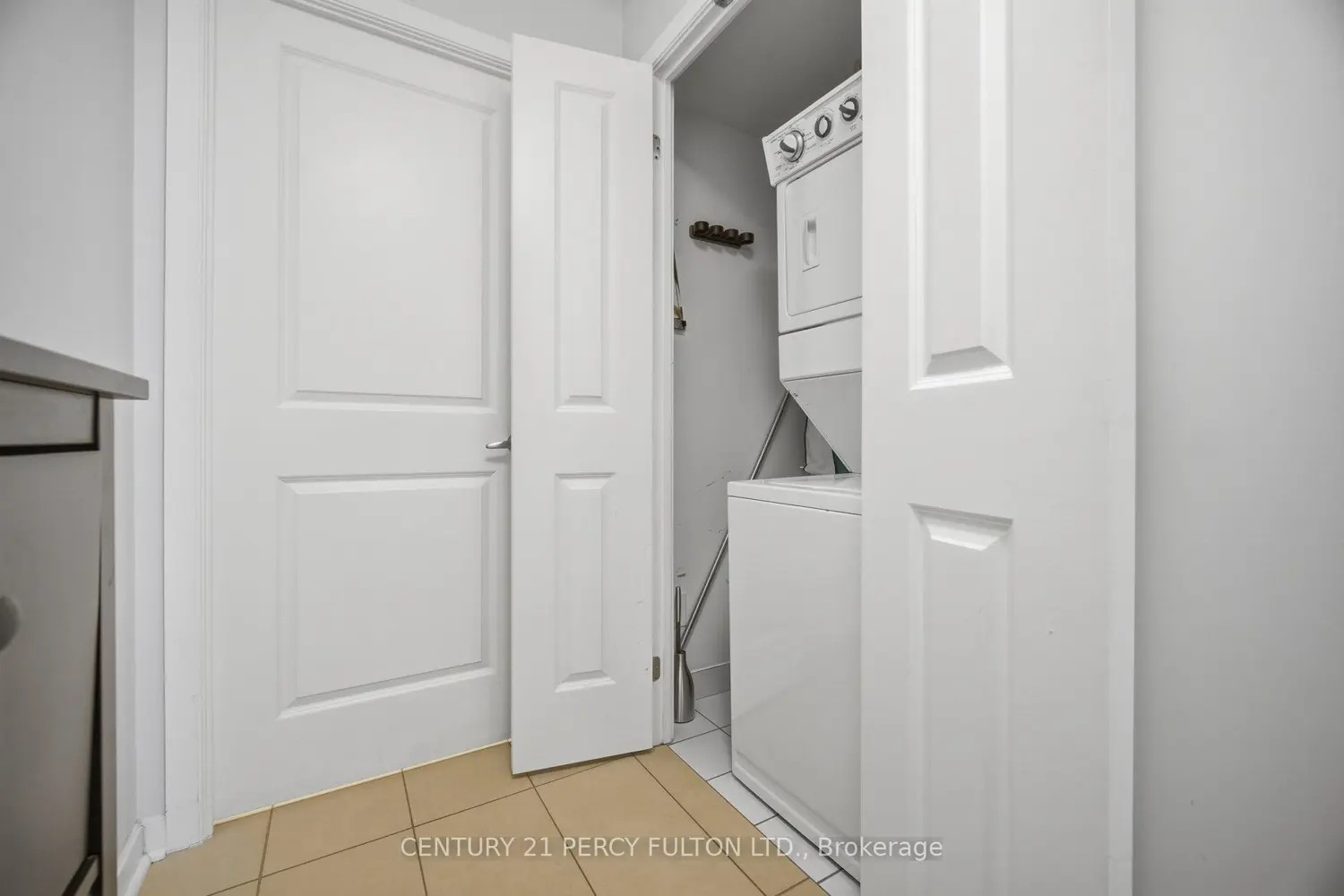 Additional image 7 of 1235 Bayly Street 702