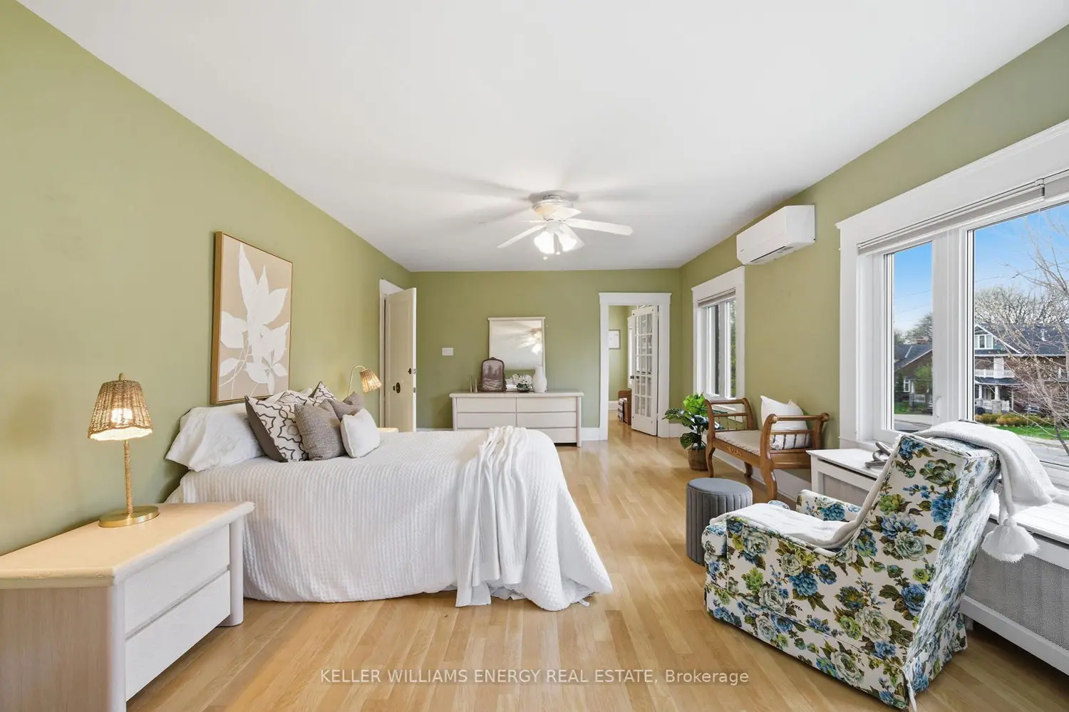 Additional image 6 of 452 Simcoe Street