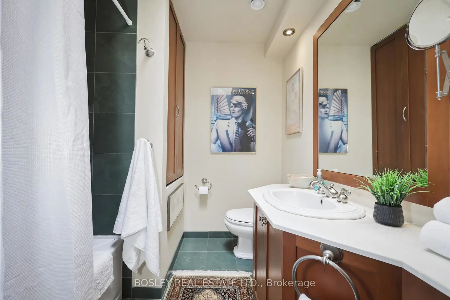 Additional image 19 of 438 Wellesley Street