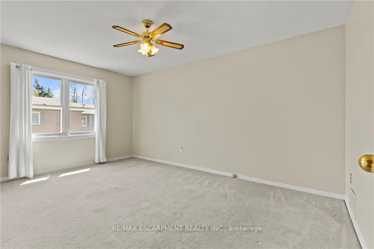 Additional image 11 of 2825 Gananoque Drive 11