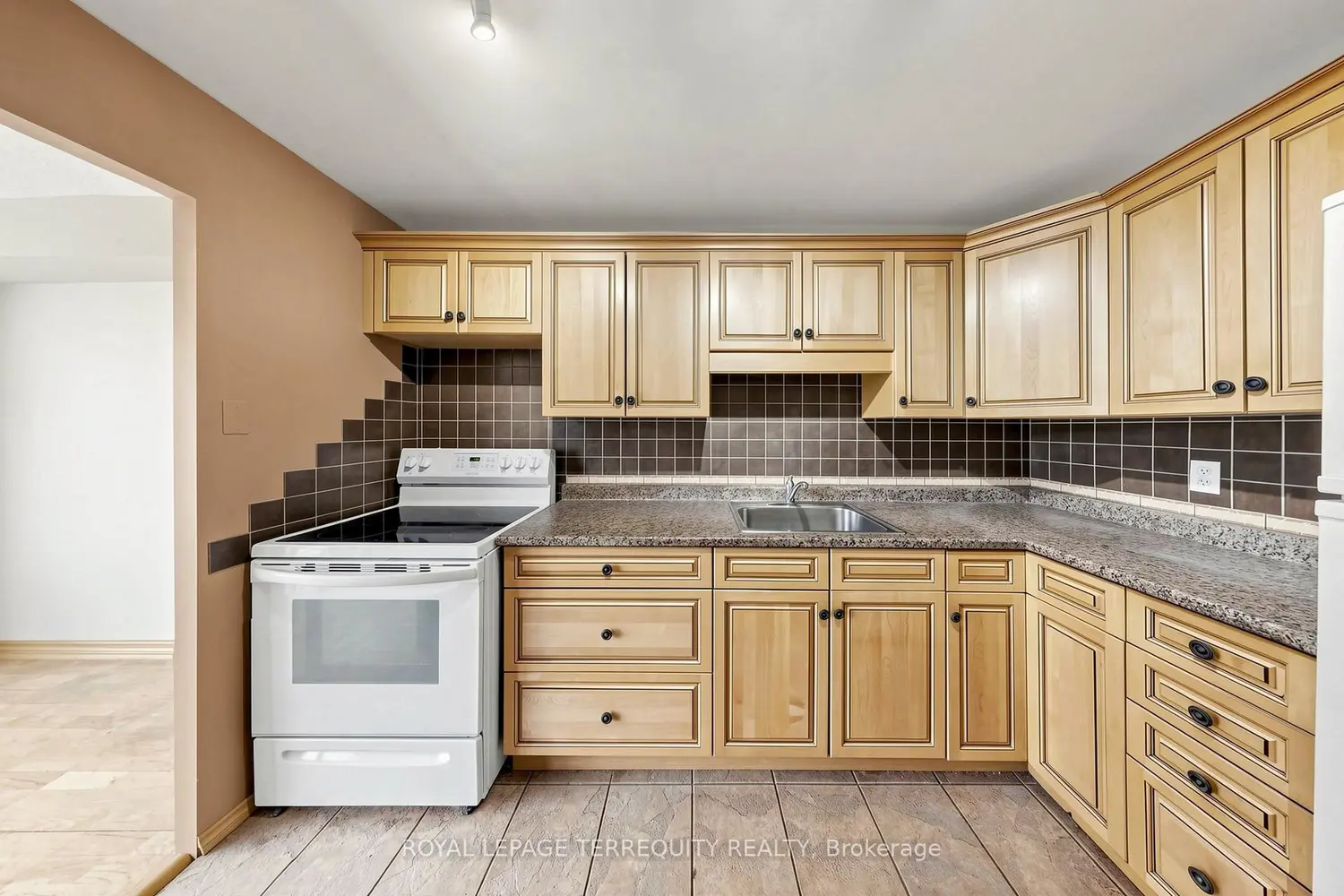 Additional image 11 of 30 Sunrise Avenue 103