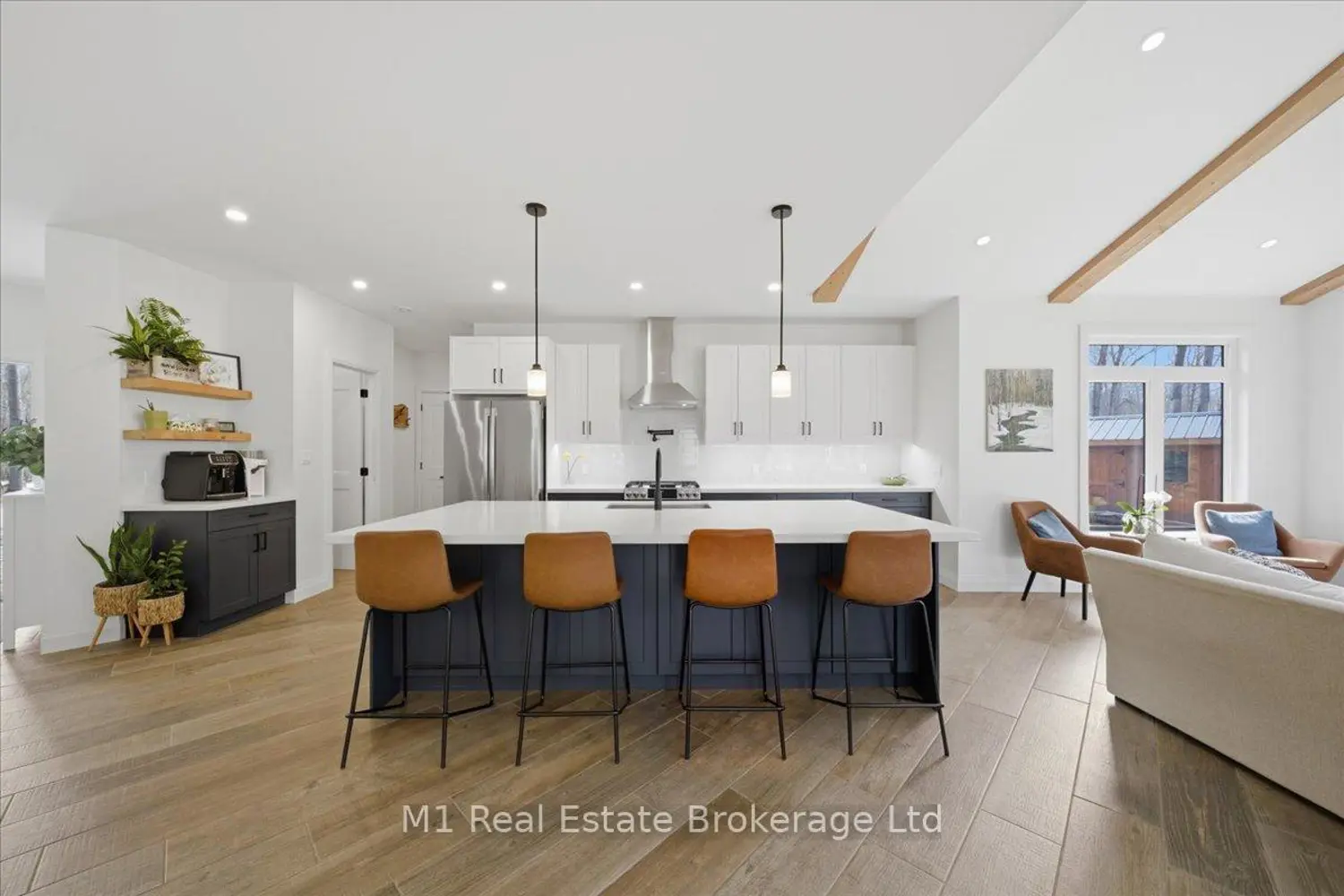 3278 Russell Drive photo 2