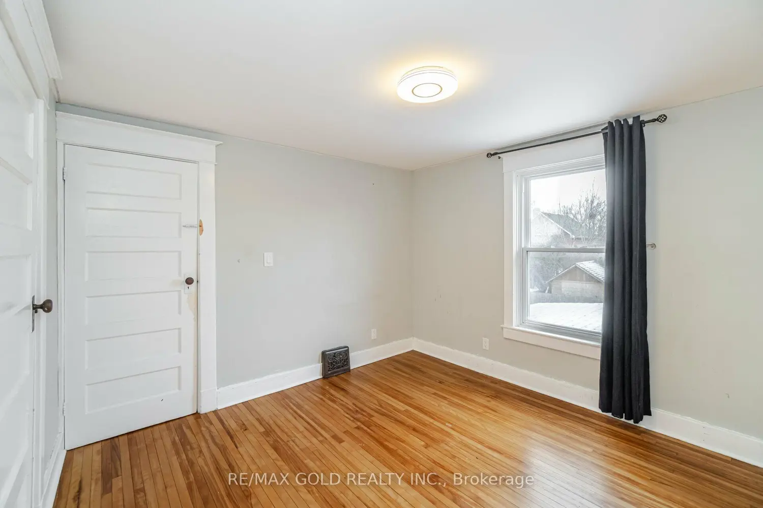 Additional image 10 of 161 Adelaide Avenue