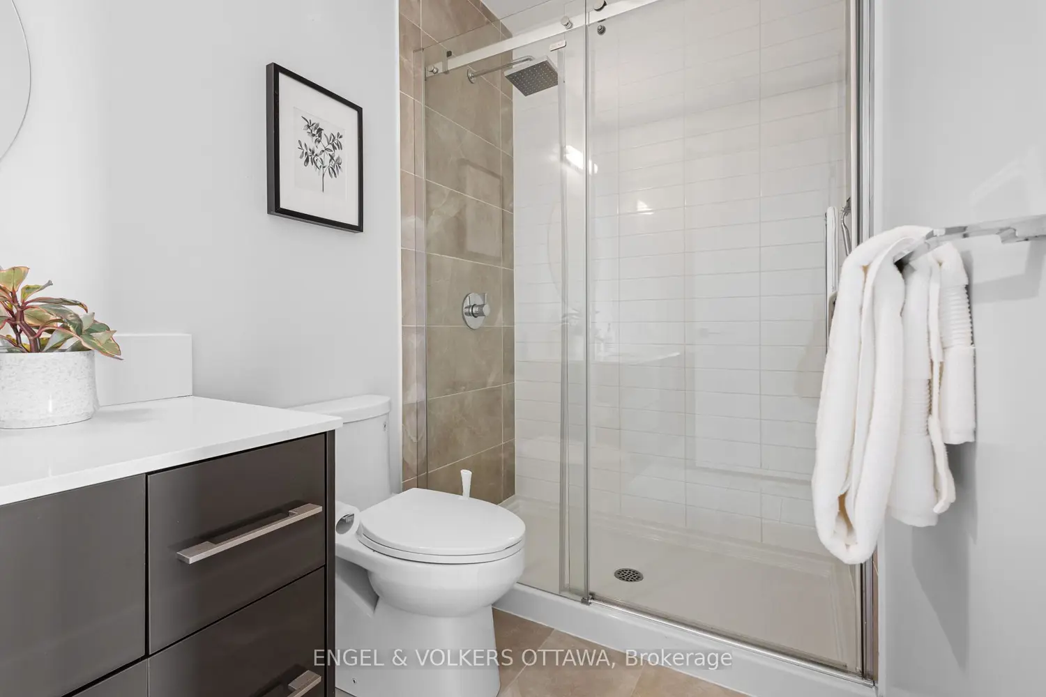 Additional image 6 of 255 Bay Street 302
