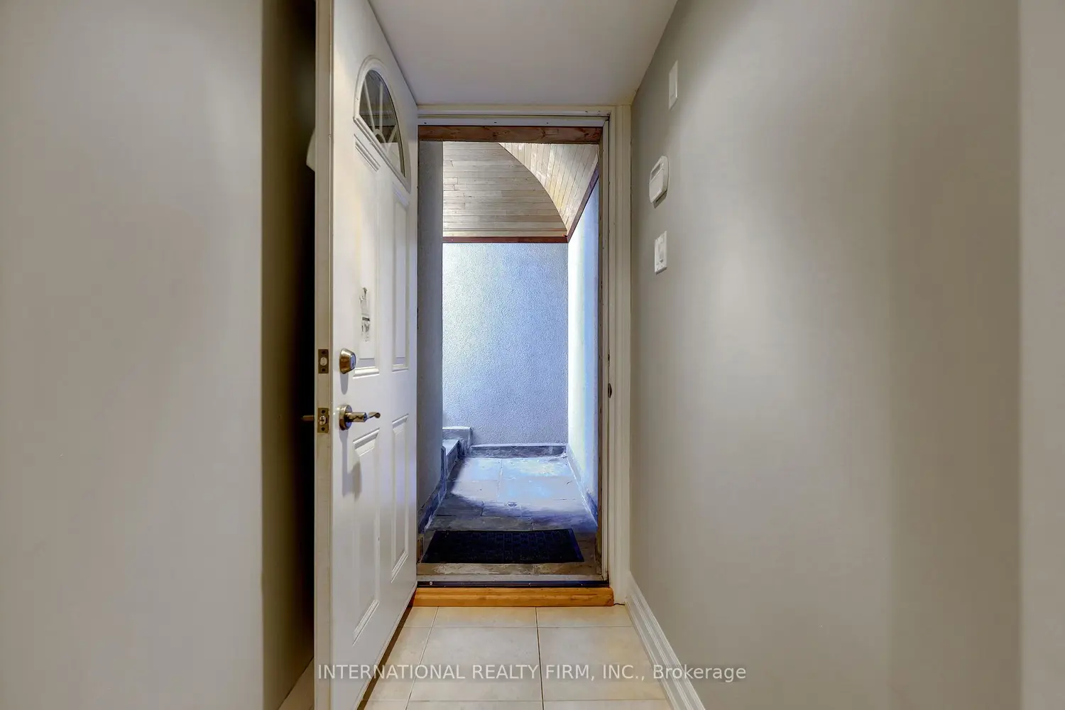 Additional image 16 of 3496 Burningoak Crescent