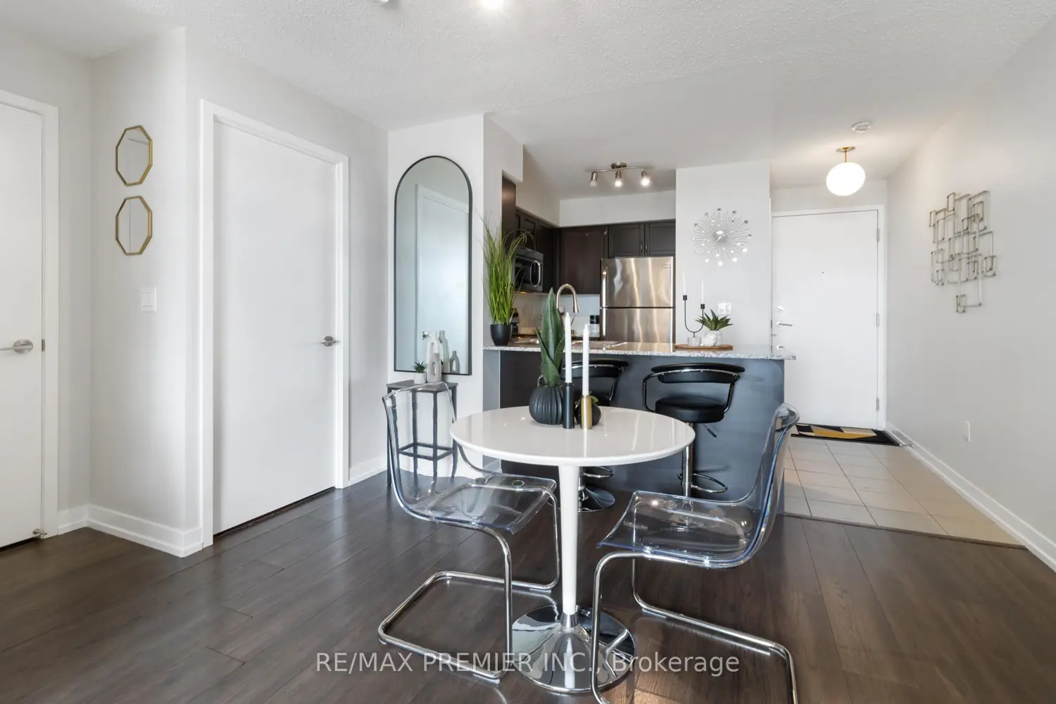 Additional image 7 of 812 Lansdowne Avenue 1011