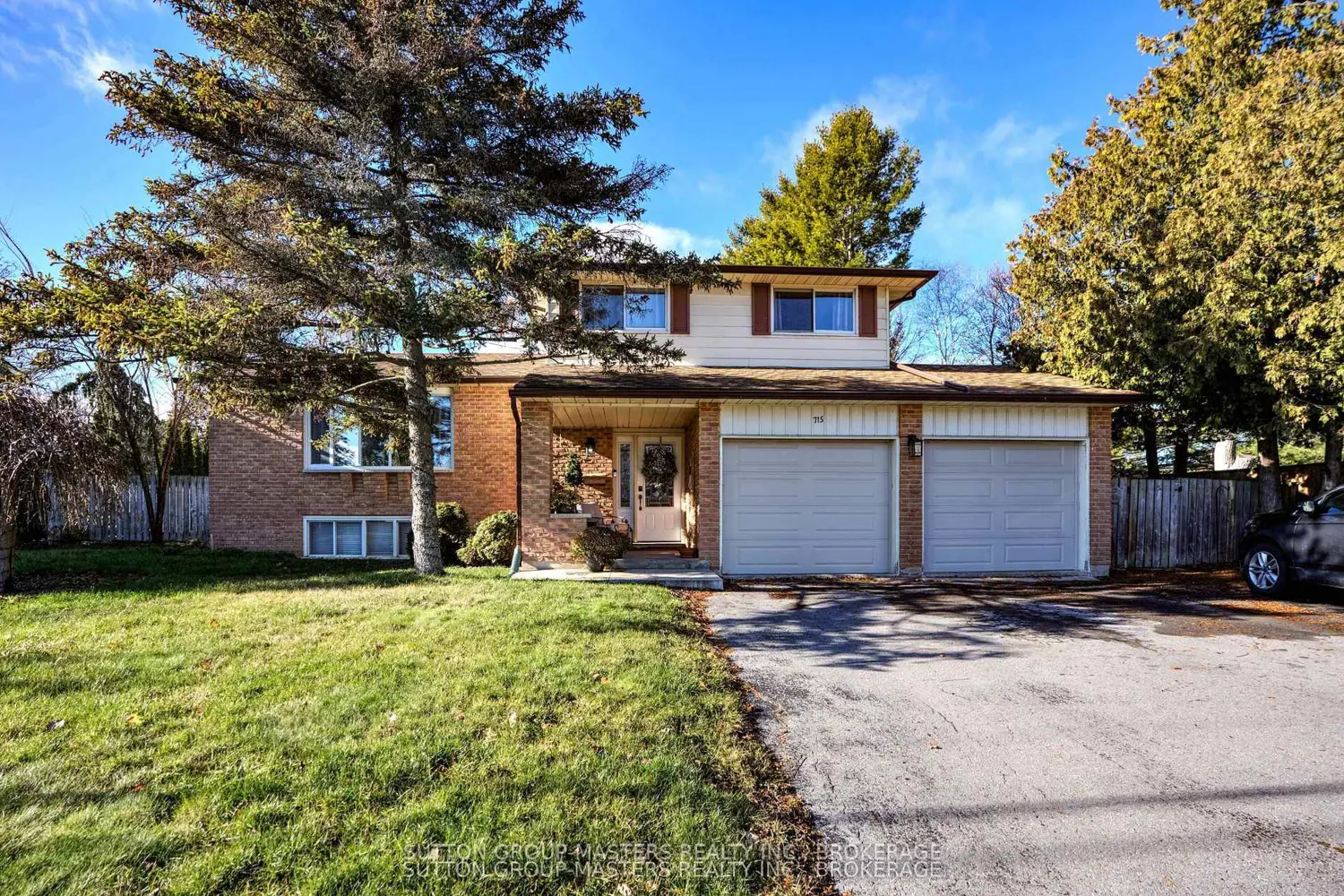 715 Collins Bay Road