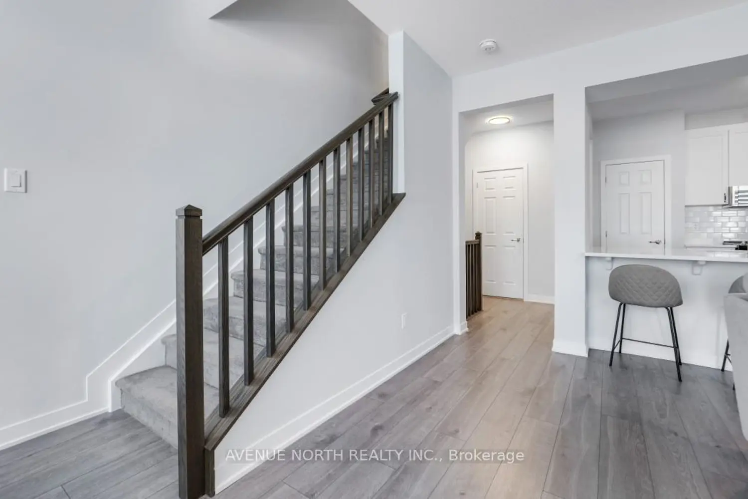 Additional image 13 of 702 Hydrus Private