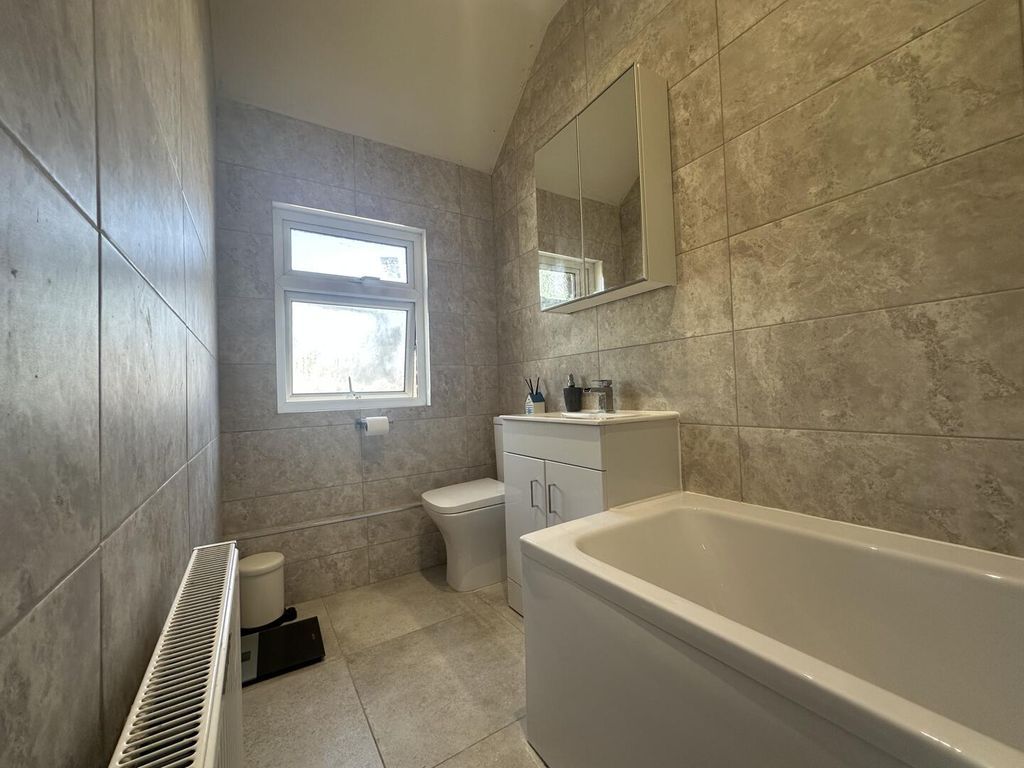 Additional image 4 of 2 bed semi-detached house to rentLiverpool Road, Neston CH64