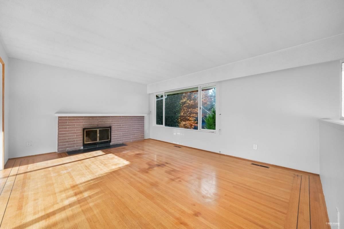 Additional image 6 of 332 Laurentian Crescent, Coquitlam, BC, V3K 1Y1