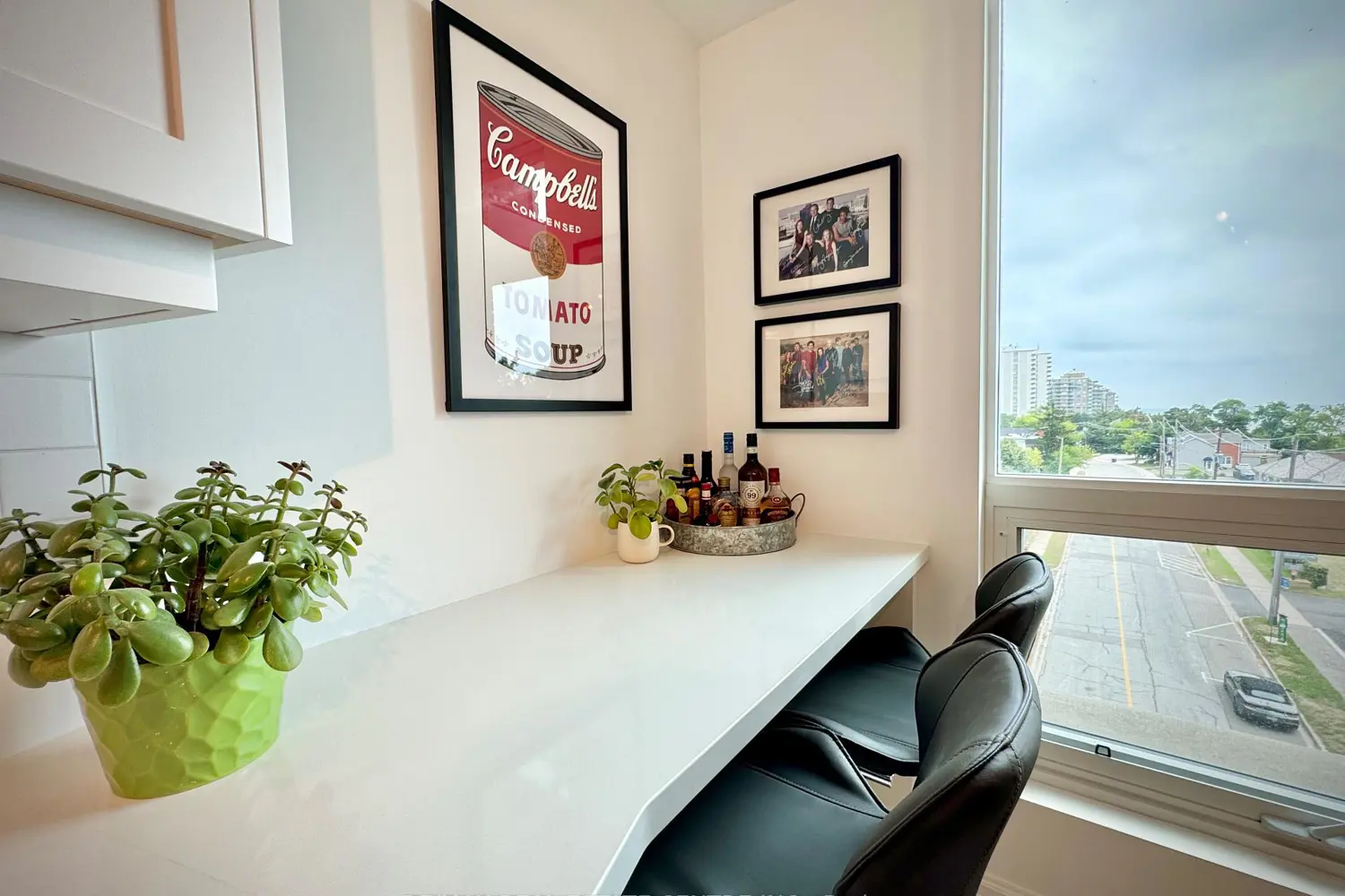 Additional image 8 of 2060 Lakeshore Road 405