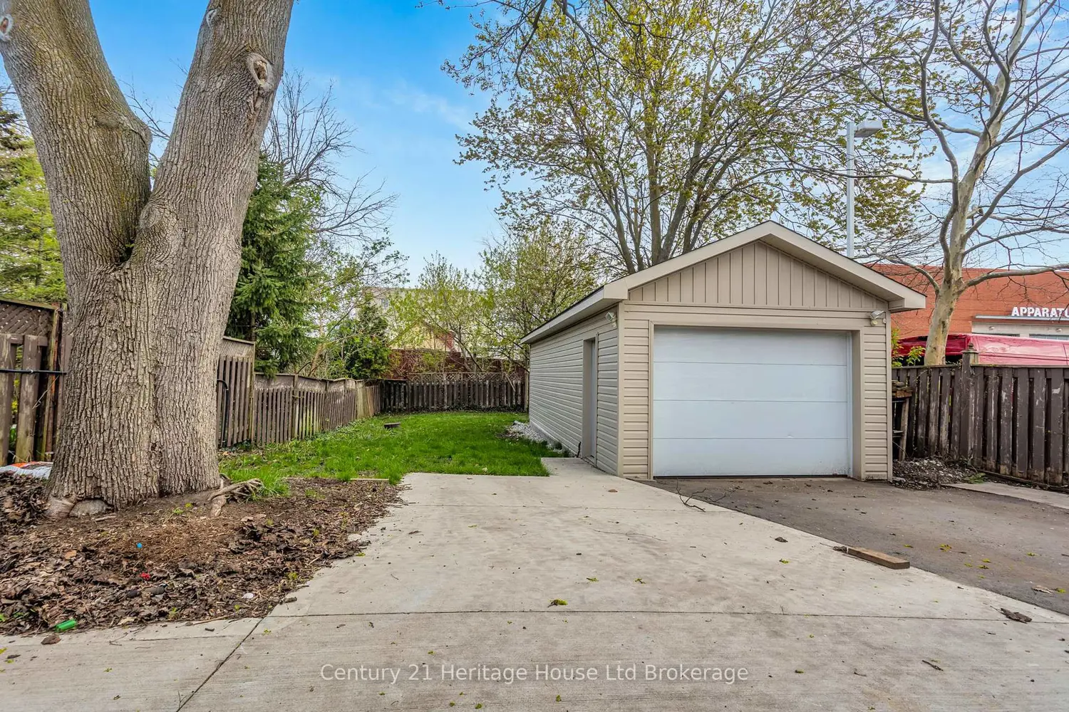 Additional image 12 of 1098 Frances Street