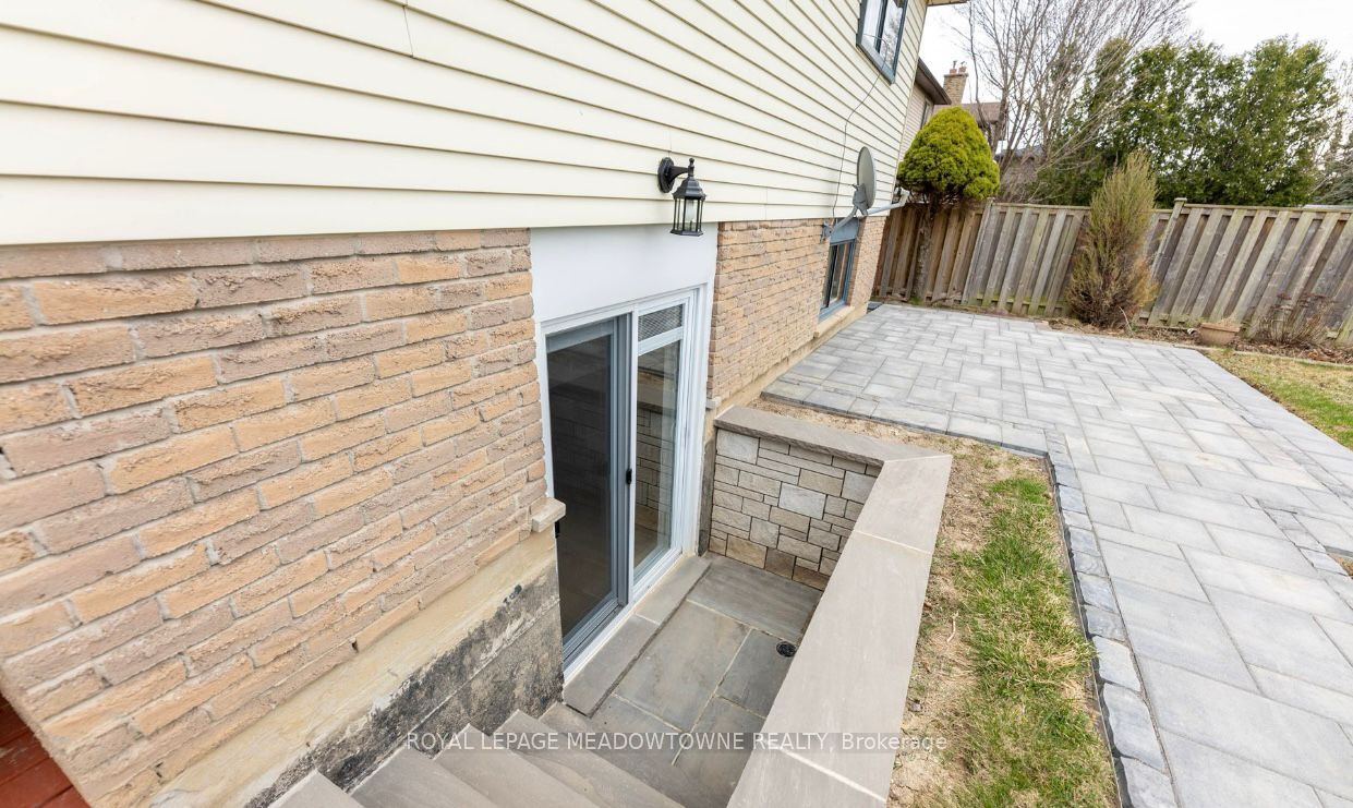 BSMT-468 Gowland Crescent, Milton, ON, L9T 4E5 photo 3