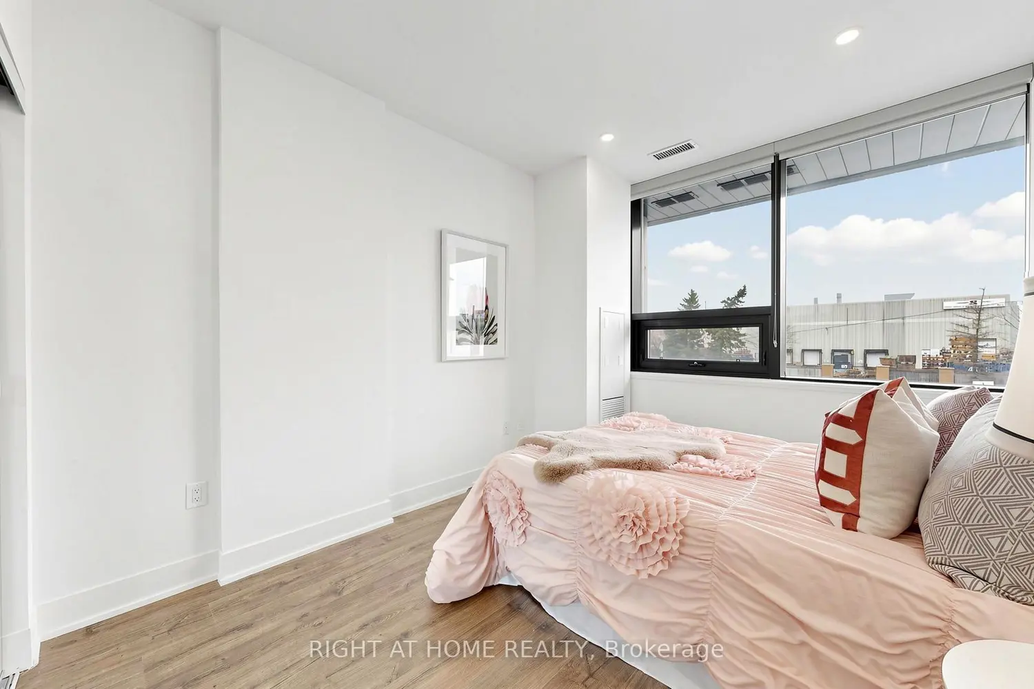 Additional image 16 of 2908 Highway 7 Road 109