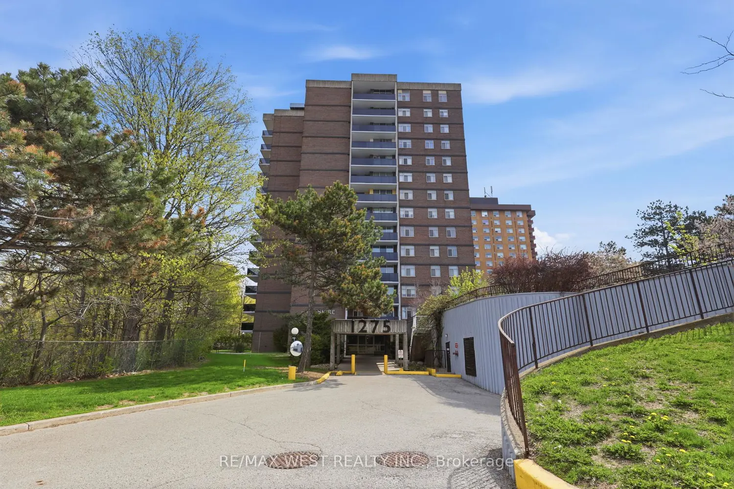 Additional image 16 of 1275 Markham Road 401